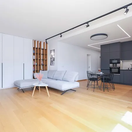 Downtown Luxe Retreat- Konventna Apartmán